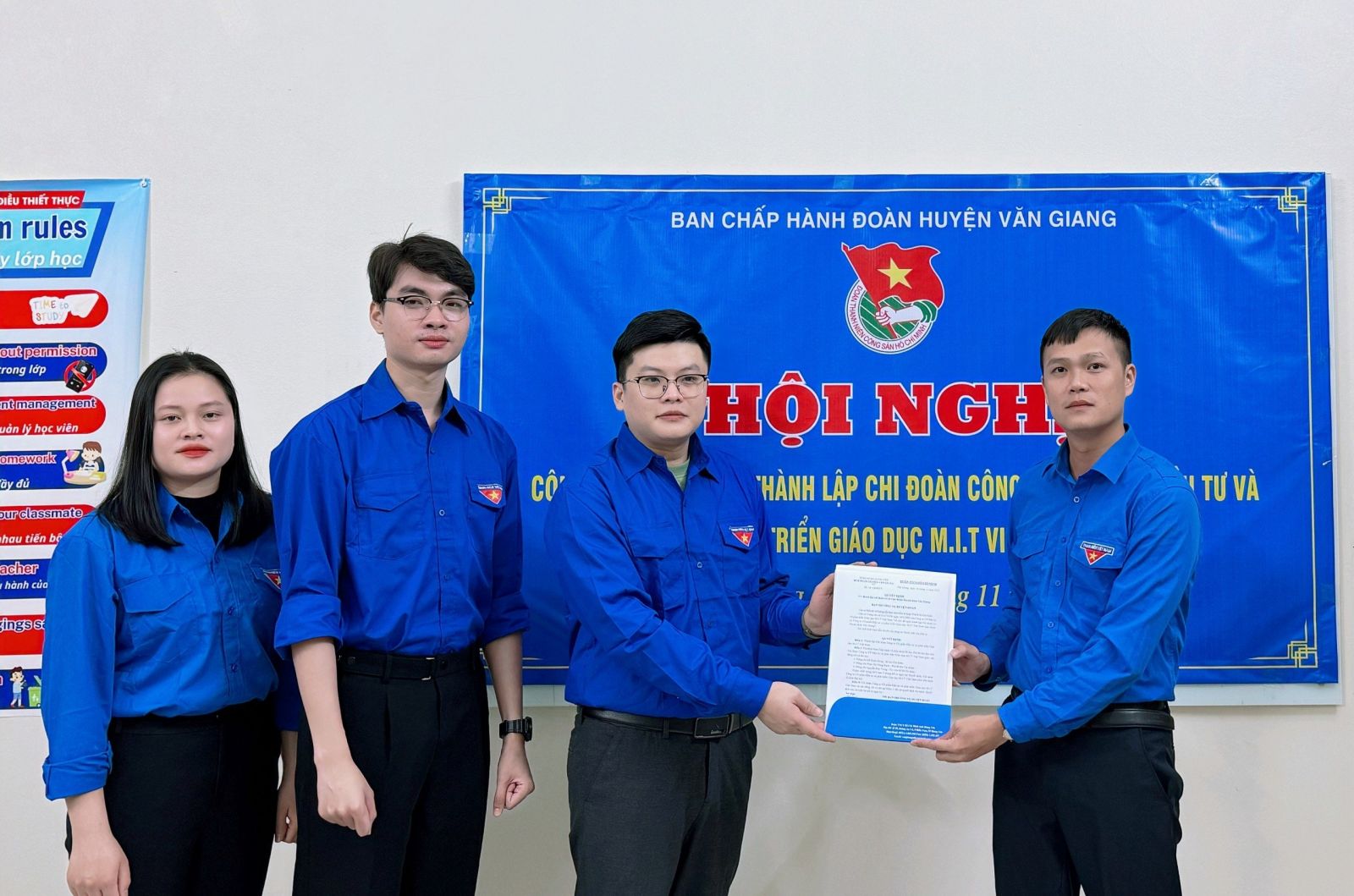 Huyện đoàn Văn Giang thành lập Chi đoàn Công ty cổ phần đầu tư và phát triển giáo dục M.I.T Việt Nam