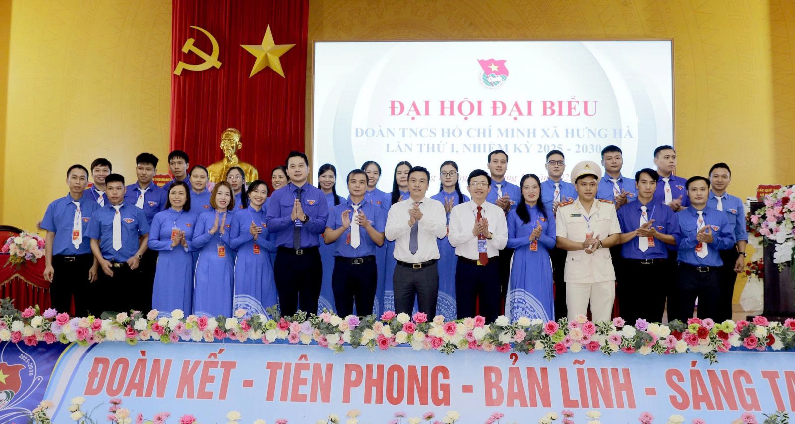 Ra mắt Ban Chấp hành Đoàn TNCS Hồ Chí Minh xã Hưng Hà khóa I gồm 28 đồng chí