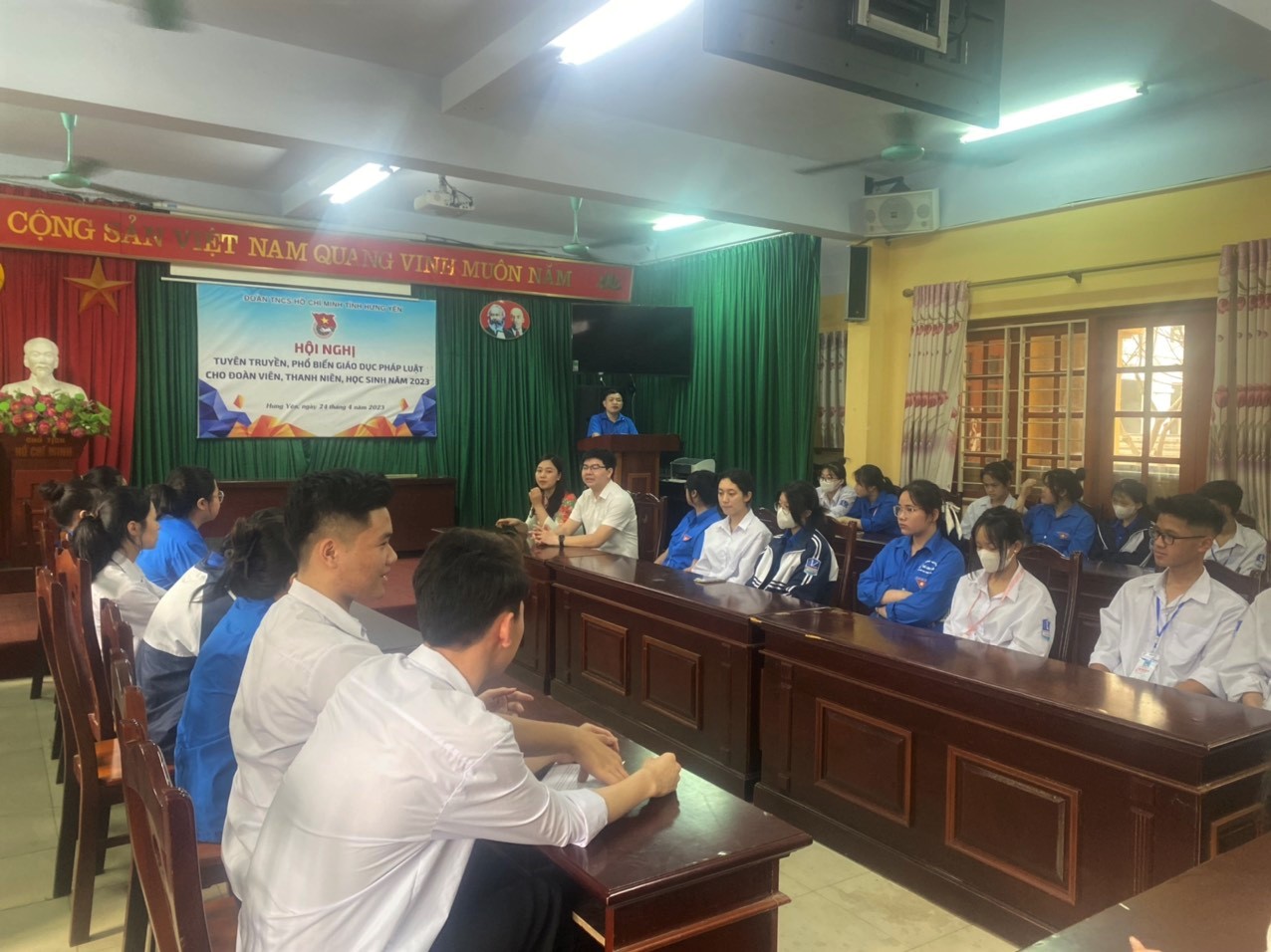 Tuyên truyền, phổ biến giáo dục pháp luật cho đoàn viên, thanh niên, học sinh trường THPT Văn Lâm