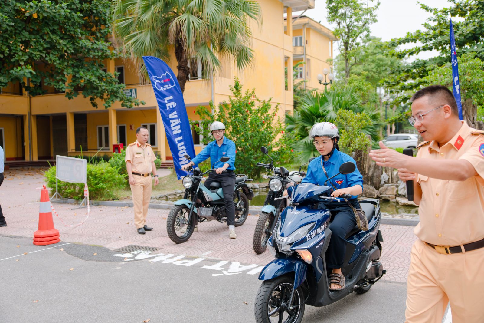 Trang bị kiến thức pháp luật, kỹ năng an toàn giao thông và phòng cháy, chữa cháy cho gần 4.000 sinh viên Học viện Tài chính