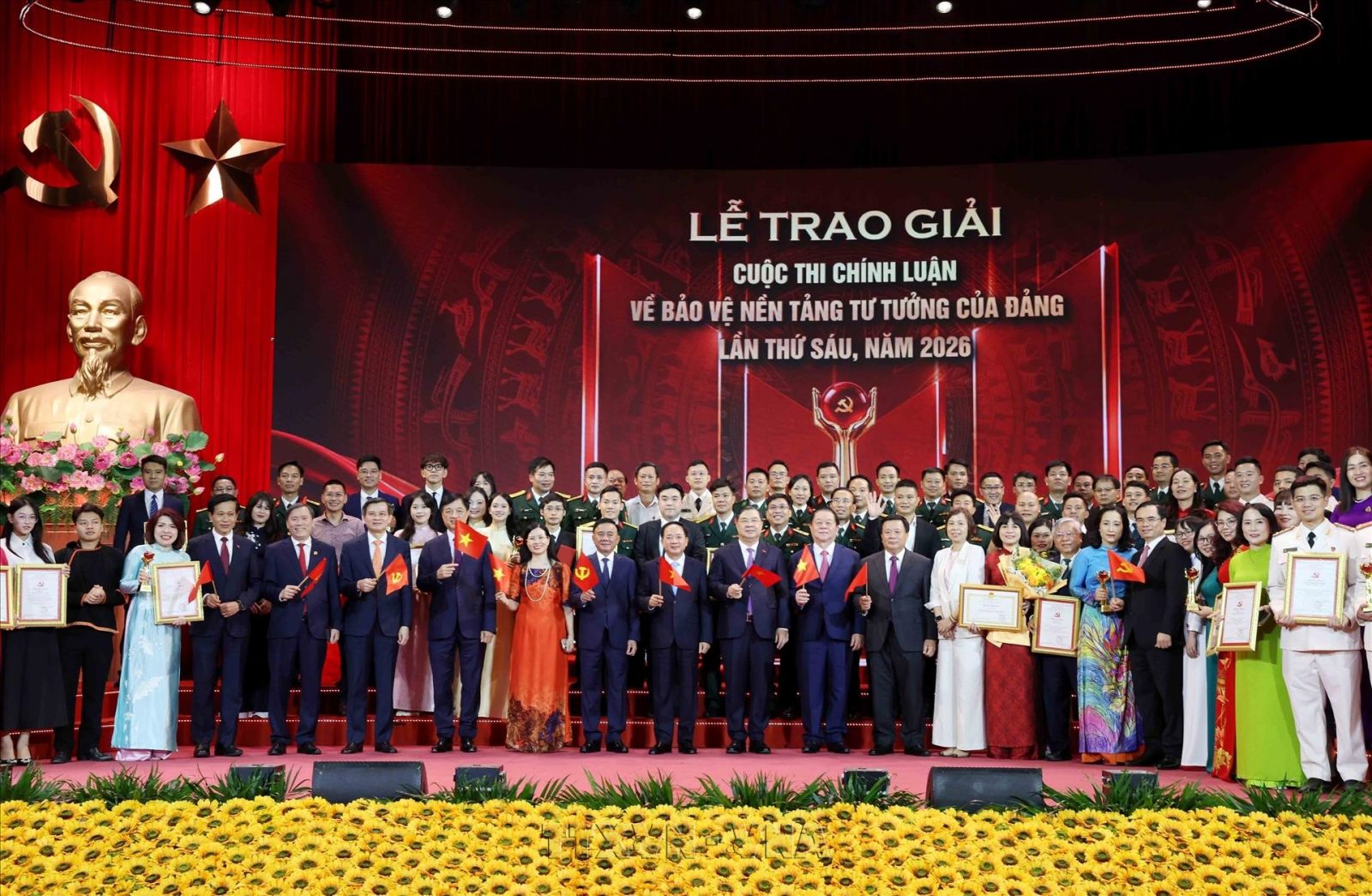 Từ phong trào thi đua “Ba nhất” đến diễn đàn chính luận toàn quốc