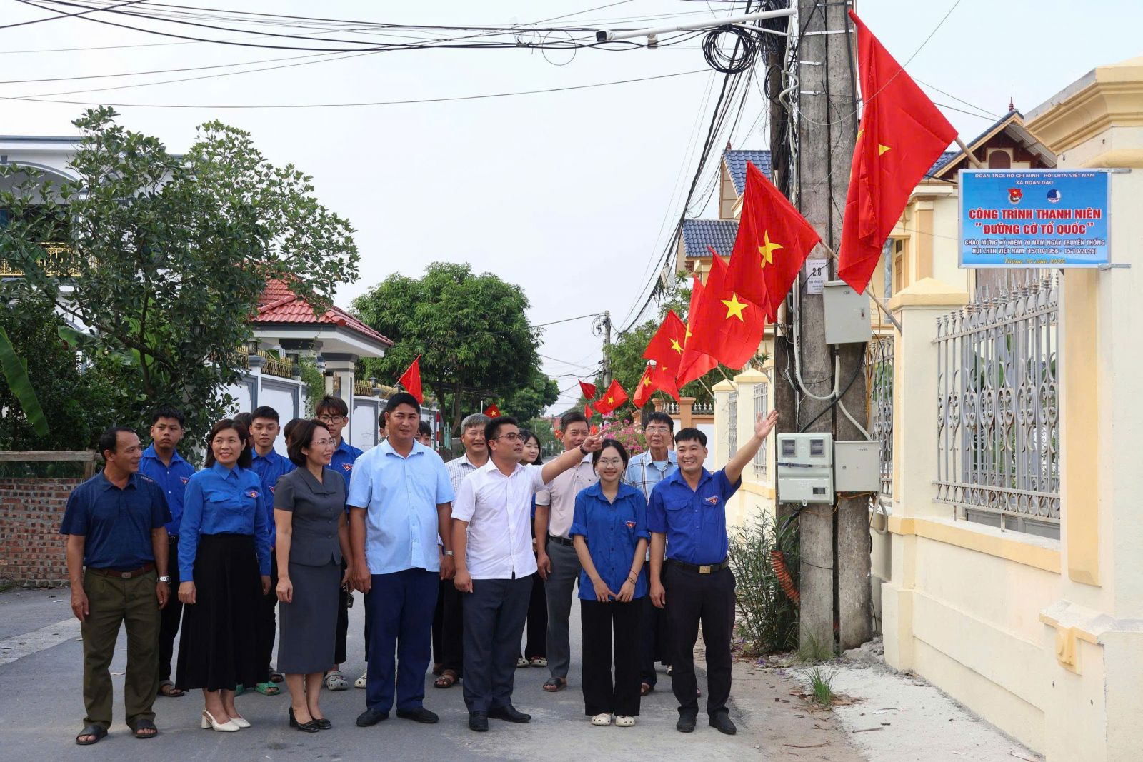 Hội Liên hiệp Thanh niên Việt Nam xã Đoàn Đào khánh thành công trình thanh niên “Đường cờ Tổ quốc”