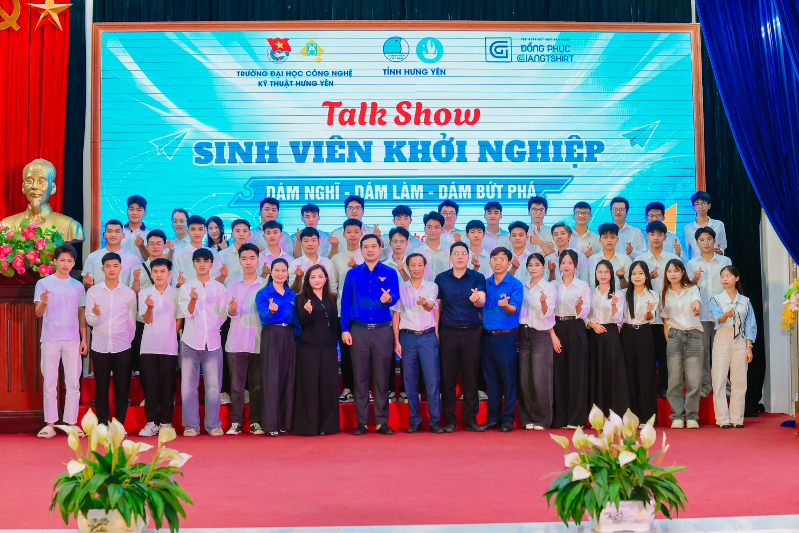 Hơn 400 thanh niên, sinh viên Hưng Yên đối thoại về khởi nghiệp
