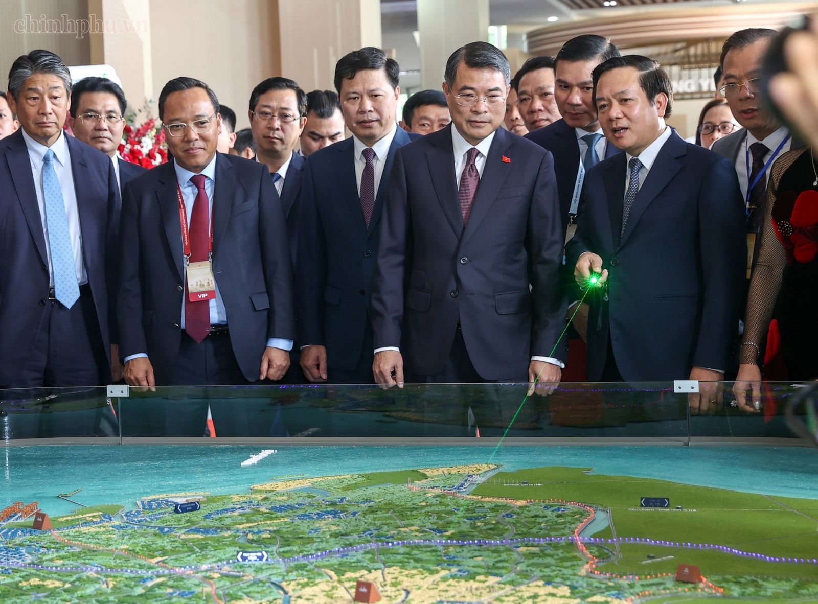 Thủ tướng: Hưng Yên cần quyết tâm cao nhất để sớm trở thành thành phố trước năm 2030