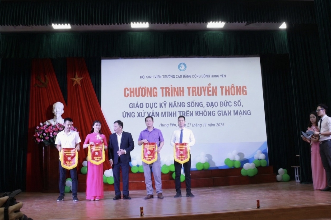 Đẩy mạnh giáo dục đạo đức số và văn hóa ứng xử trực tuyến cho sinh viên trường Cao đẳng Cộng đồng Hưng Yên