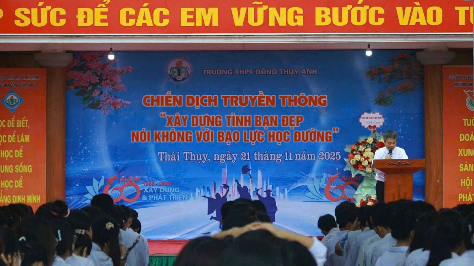 Đoàn trường THPT Đông Thụy Anh triển khai Chiến dịch truyền thông “Xây dựng tình bạn đẹp – Nói không với bạo lực học đường”