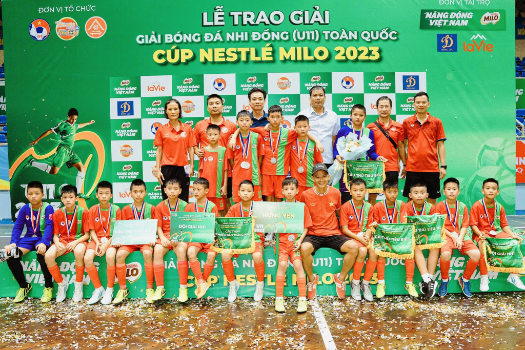 Đội tuyển bóng đá U11 Hưng Yên giành giải Nhì Giải bóng đá Nhi đồng toàn quốc Cúp Neslé MILO 2023