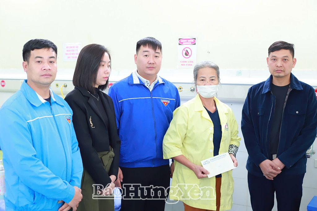 Tấm gương tiêu biểu trong hoạt động từ thiện, nhân đạo