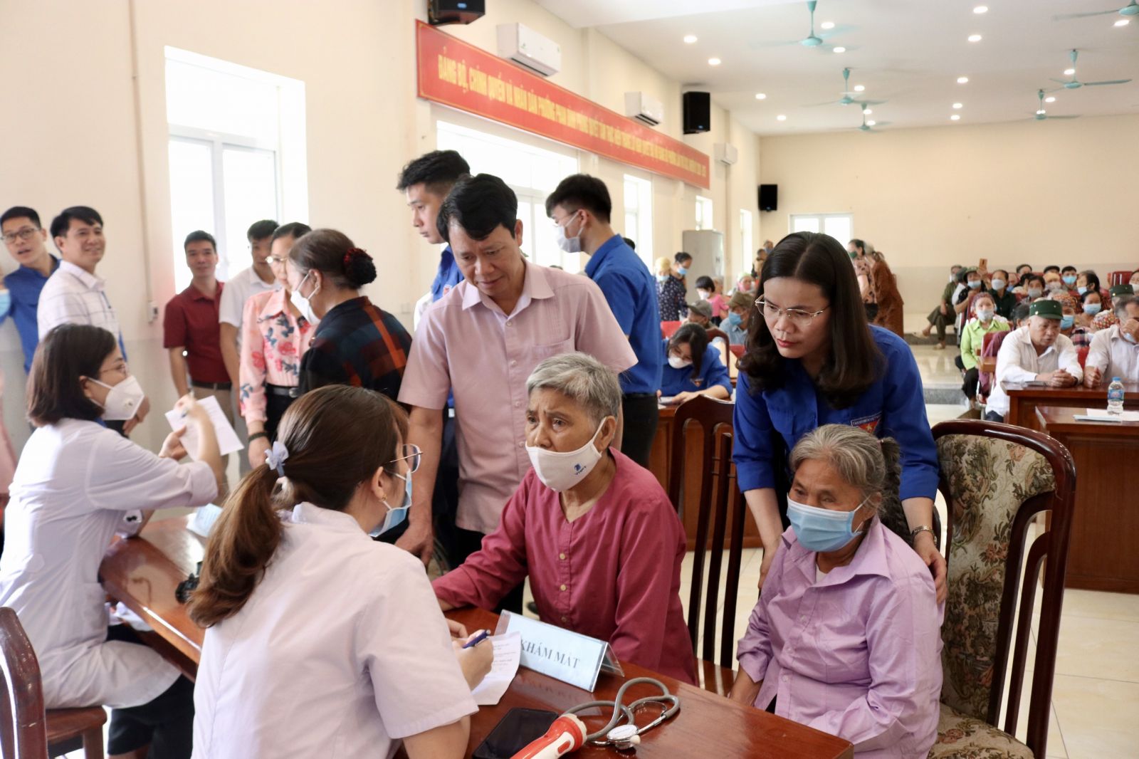 Ban Thường vụ Tỉnh đoàn, Hội Liên hiệp thanh niên Việt Nam tỉnh tổ chức Chương trình “Hành trình Thầy thuốc trẻ làm theo lời Bác, Tình nguyện sức khoẻ vì cộng đồng năm 2022 – Chăm sóc sức khoẻ hậu Covid-19