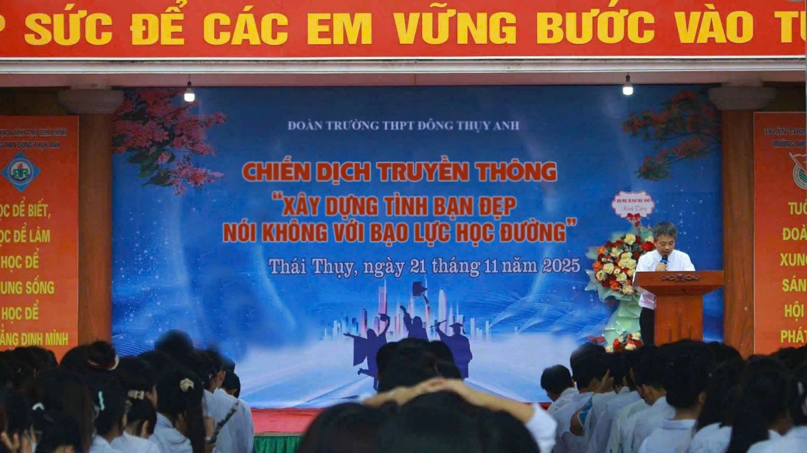 Đoàn trường THPT Đông Thụy Anh triển khai Chiến dịch truyền thông “Xây dựng tình bạn đẹp – Nói không với bạo lực học đường”