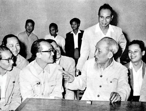 Tư tưởng Hồ Chí Minh về trọng dụng trí thức và những gợi mở cho hôm nay