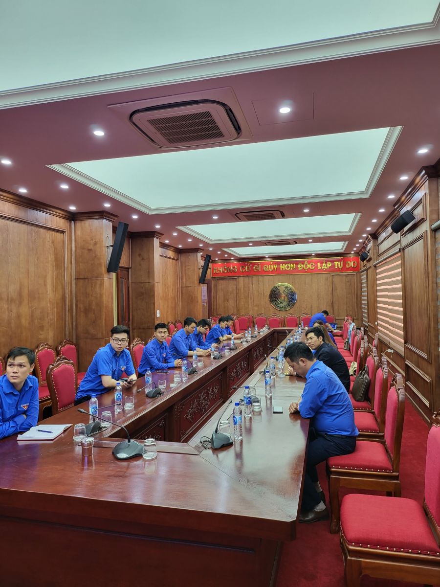 Câu lạc bộ Lý luận trẻ huyện Văn Giang tổ chức sinh hoạt với chuyên đề “Cán bộ, công chức trẻ ứng dụng công nghệ số vào trong công tác và đời sống”