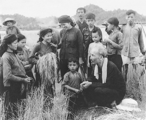 Tư tưởng Hồ Chí Minh về gia đình và giáo dục gia đình