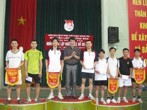 Đoàn khối Doanh nghiệp tỉnh Khai mạc giải cầu lông, bóng bàn chào mừng 80 năm Ngày thành lập Đoàn TNCS Hồ Chí Minh