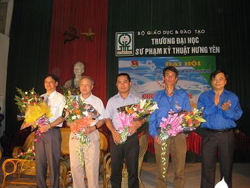 Tỉnh Đoàn chỉ đạo 3 Đoàn trường Đại học, Cao đẳng tổ chức chương trình "Thắp sáng ước mơ tuổi trẻ Việt Nam"