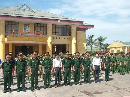 Lớp Học kỳ trong quân đội thăm Trung đoàn bộ binh 08 Sư đoàn 395 Quân khu 3