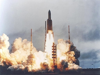 Tên lửa đẩy Ariane 5 đưa hai vệ tinh vào quỹ đạo