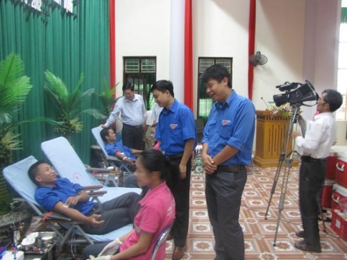Huyện Đoàn Kim Động tổ chức Ngày hội hiến máu tình nguyện năm 2012