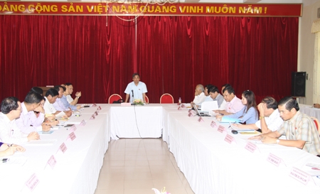 Thảo luận ở tổ về tình hình thực hiện kế hoạch phát triển KT - XH năm 2012, kế hoạch phát triển KT – XH năm 2013