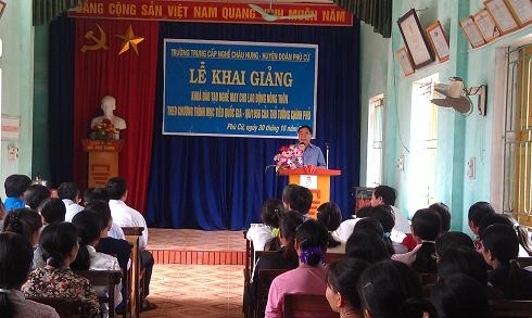 Huyện Đoàn Phù Cừ khai giảng khóa đào tạo nghề may cho lao động nông thôn