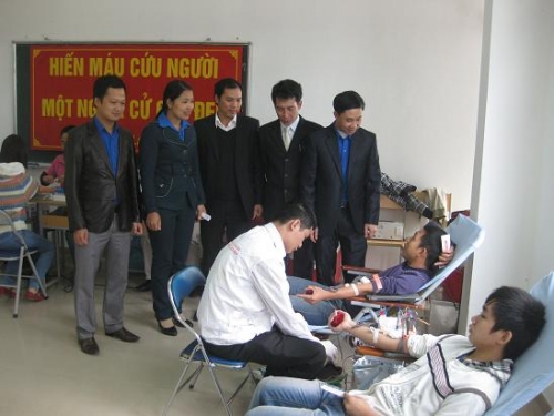 Văn Lâm tổ chức ngày hội hiến máu tình nguyện năm 2012