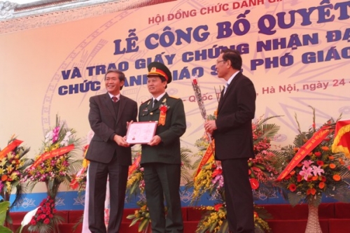 Vinh danh các tân giáo sư, phó giáo sư năm 2012