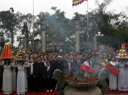 Hưng Yên: Dâng hương tưởng niệm 738 năm ngày tướng quân Phạm Ngũ Lão ra quân đánh giặc giữ nước