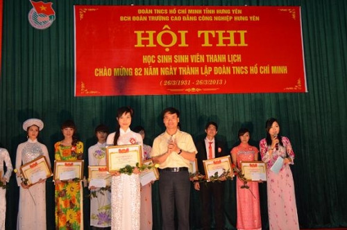 Đoàn trường Cao đẳng Công nghiệp Hưng Yên tổ chức vòng chung kết Hội thi HSSV thanh lịch năm 2013