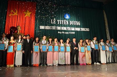 Hội Sinh viên Việt Nam tỉnh tuyên dương 63 sinh viên đạt danh hiệu 5 tốt giai đoạn 2008- 2013