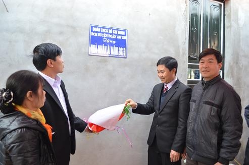 Huyện Đoàn Ân Thi khánh thành công trình nhà nhân ái tặng gia đình cựu thanh niên xung phong