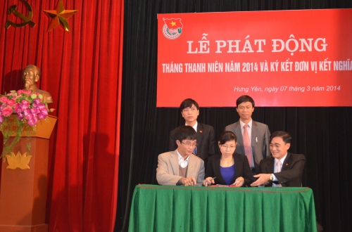 Huyện đoàn Văn Lâm - Mỹ Hào và Đoàn trường Đại học TC - QTKD kết nghĩa ký chương trình phối hợp giai đoạn 2014 - 2017  và phát động Tháng Thanh niên 2014