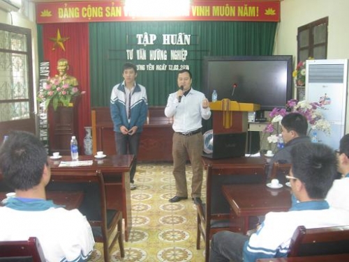 Thành đoàn Hưng Yên tập huấn tư vấn, định hướng nghề   tại trường THPT thành phố