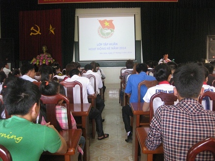 Văn Lâm mở lớp bồi dưỡng cán bộ Đoàn, Hội, Đội cơ sở năm 2014