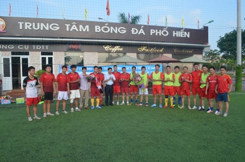 Chi đoàn tỉnh đoàn giao hữu bóng đá với Câu lạc bộ bóng đá FC Sao Việt chào mừng thành công Đại hội Chi Đoàn lần thứ X