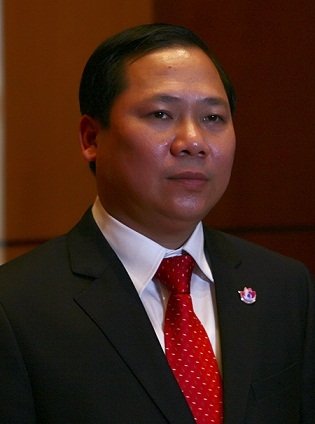 Đồng chí Nguyễn Phi Long giữ chức Chủ tịch Hội LHTN Việt Nam khóa VII.