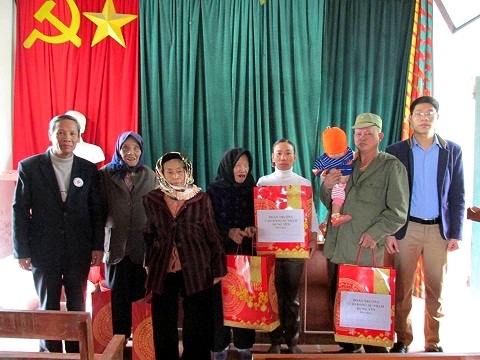Đoàn trường CĐSP Hưng Yên tham gia tình nguyện mùa Đông