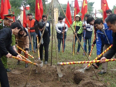 Văn Giang: Lễ khởi động Tháng thanh niên và Tết trồng cây “Đời đời nhớ ơn Bác Hồ” năm 2015