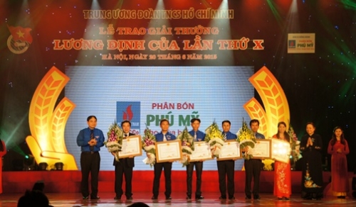 Vinh danh 150 thanh niên nông thôn tiêu biểu nhận giải thưởng Lương Định Của lần thứ 10 năm 2015