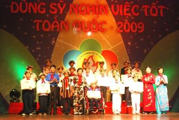 Tuyên dương 231 “Dũng sĩ Nghìn việc tốt”