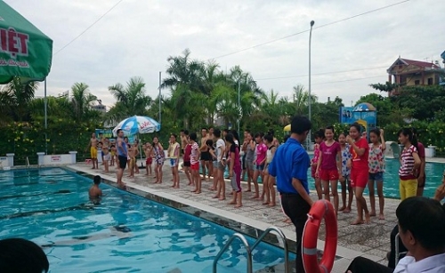 Huyện Đoàn Yên Mỹ tổ chức lớp dậy bơi miễn phí cho thanh thiếu nhi