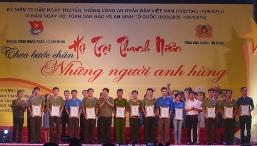 Đoàn đại biểu thanh niên Hưng Yên tham gia Hội trại “Theo bước chân những người anh hùng” tại Tuyên Quang