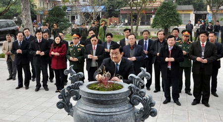 Chủ tịch nước Trương Tấn Sang thăm, chúc tết Đảng bộ và nhân dân Hưng Yên