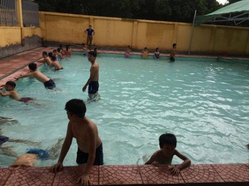 Văn Lâm Khai giảng lớp học bơi cho thanh thiếu niên