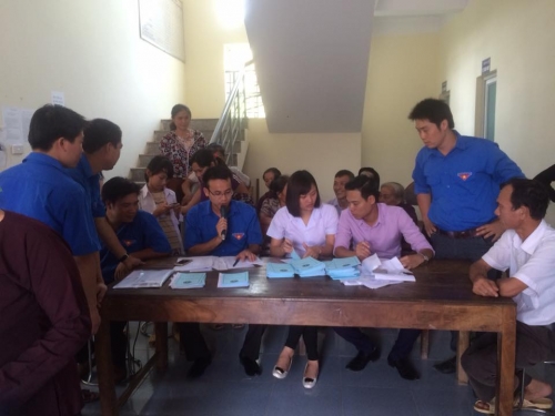 Hội Liên hiệp thanh niên Việt Nam huyện Khoái Châu khám bệnh, tư vấn và cấp thuốc miễn phí cho đối tượng chính sách