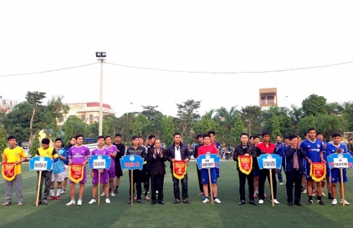 Khoái Châu tổ chức giải bóng đá nam Khối Cơ quan, doanh nghiệp, trường THPT năm 2016
