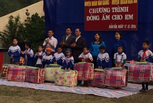 Huyện đoàn Văn Giang tổ chức chương trình hành trình tình nguyện