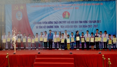 Liên hoan tuyên dương thiếu nhi vượt khó học giỏi tỉnh Hưng Yên năm 2017 Và tổng kết Chương trình “Rèn luyện đội viên” giai đoạn 2012 - 2017