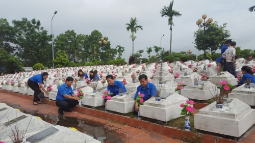Huyện đoàn Văn Lâm ra quân tình nguyện và hưởng ứng kỷ niệm 70 năm Ngày Thương binh liệt sỹ