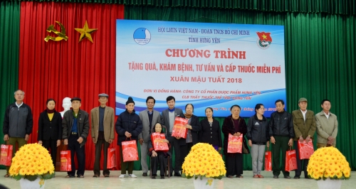 Hội LHTN Việt Nam tỉnh tặng quà, khám bệnh, tư vấn  và cấp thuốc miễn phí Xuân Mậu Tuất 2018