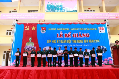 Bế giảng Lớp Học kỳ quân đội tỉnh Hưng Yên năm 2018
